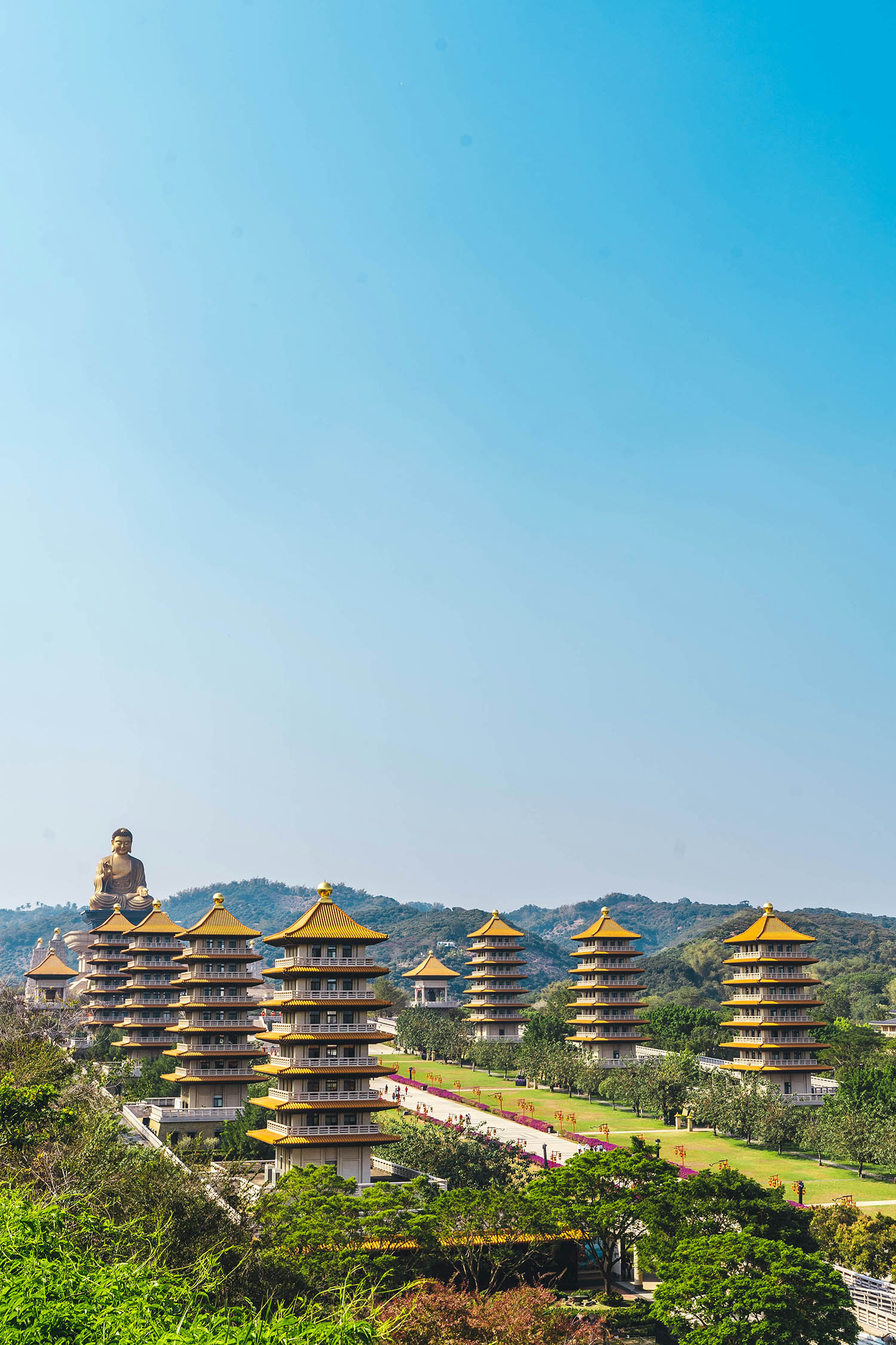 chua-phat-quang-son-chau-a.jpg